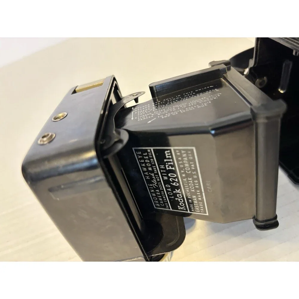 Camera/Photo-Vintage Kodak Brownie Hawkeye Flash Model Box Camera, 620 Film